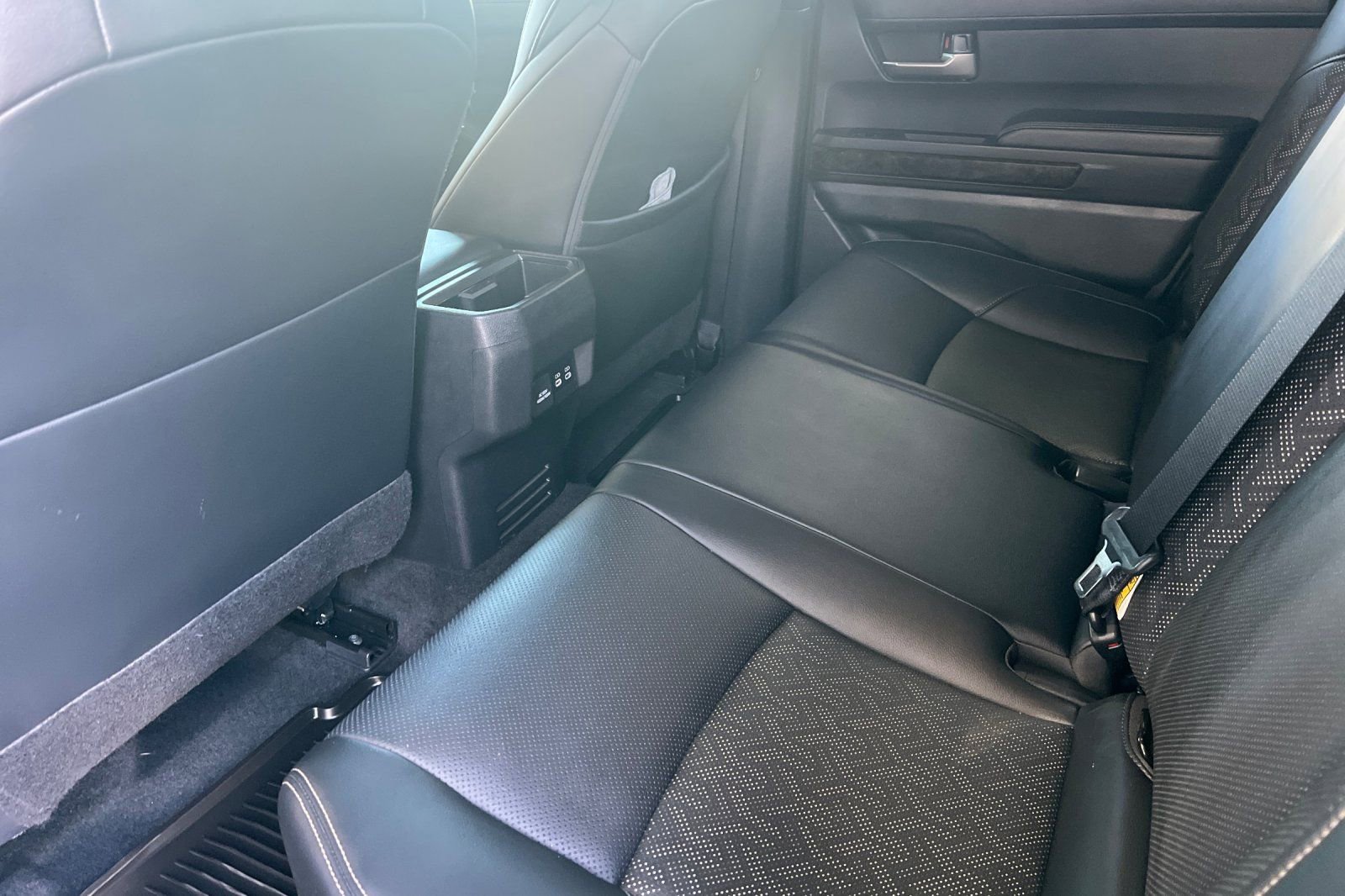 Used 2024 Toyota Tacoma Limited w/ Limited Package (LT) image 9