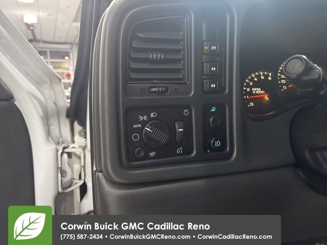 Used 2005 GMC Sierra 2500 SLE w/ Skid Plate Package image 12