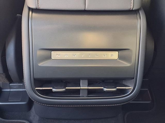 New 2026 Lincoln Nautilus Premier w/ Jet Appearance Package image 11