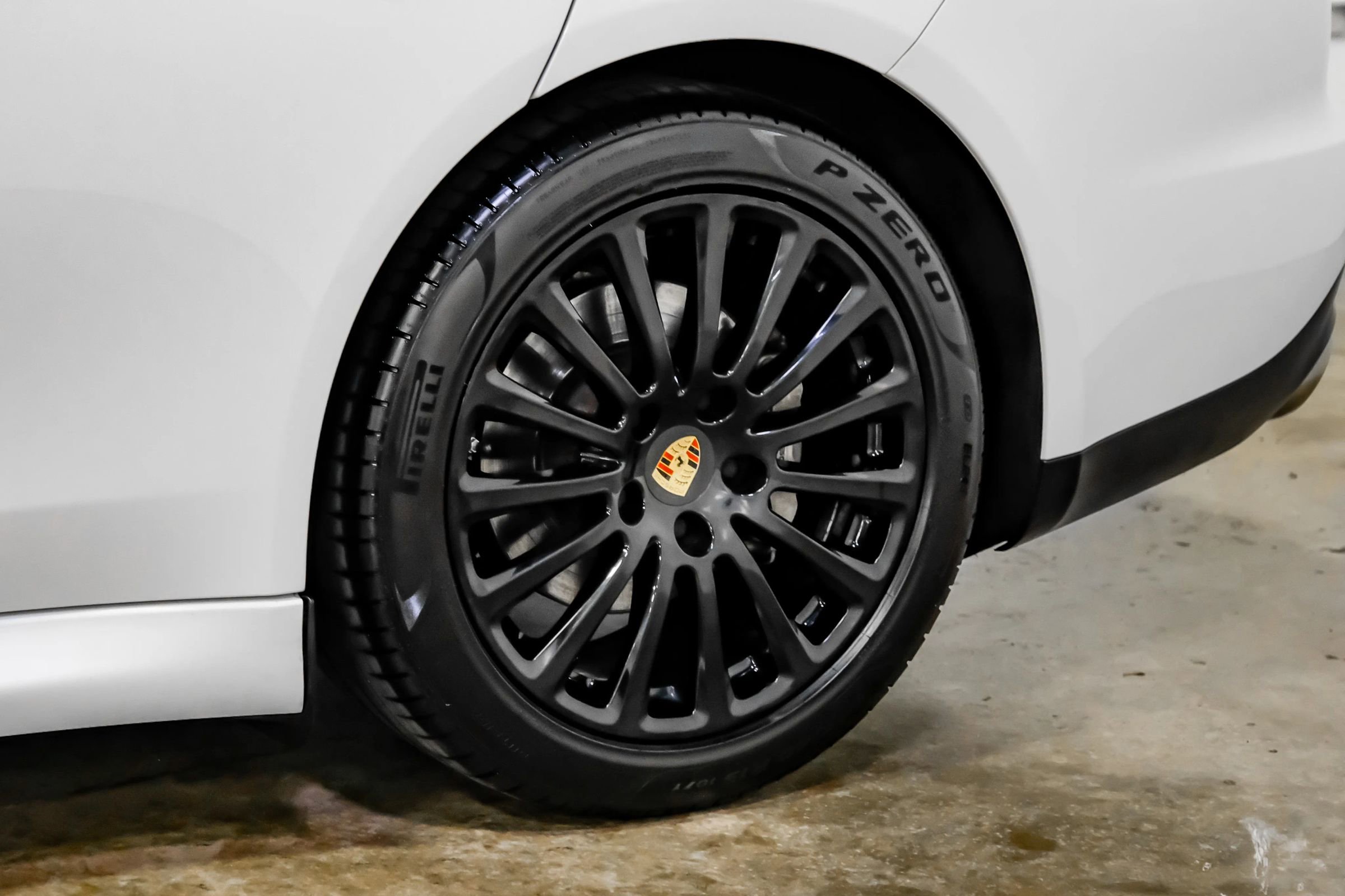 Used 2014 Porsche Panamera S image 37