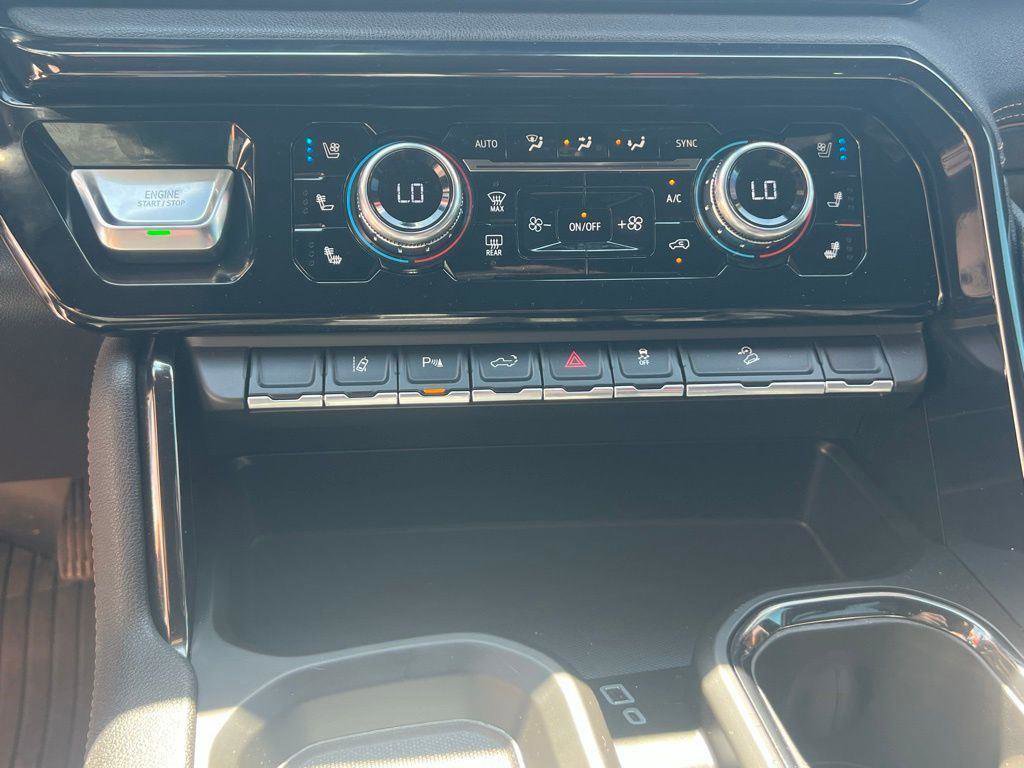 Used 2024 GMC Sierra 2500 AT4 w/ AT4 Preferred Package image 39