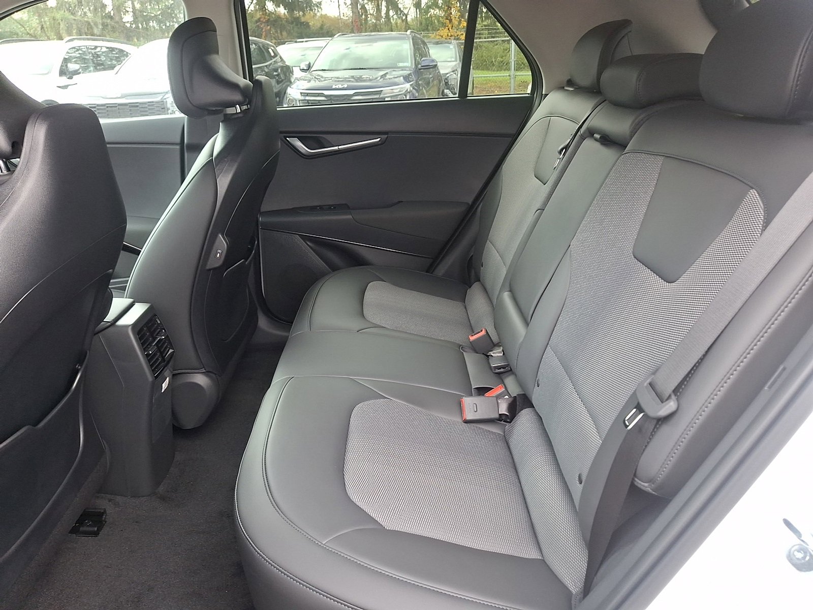 New 2025 Kia Niro Wind image 11