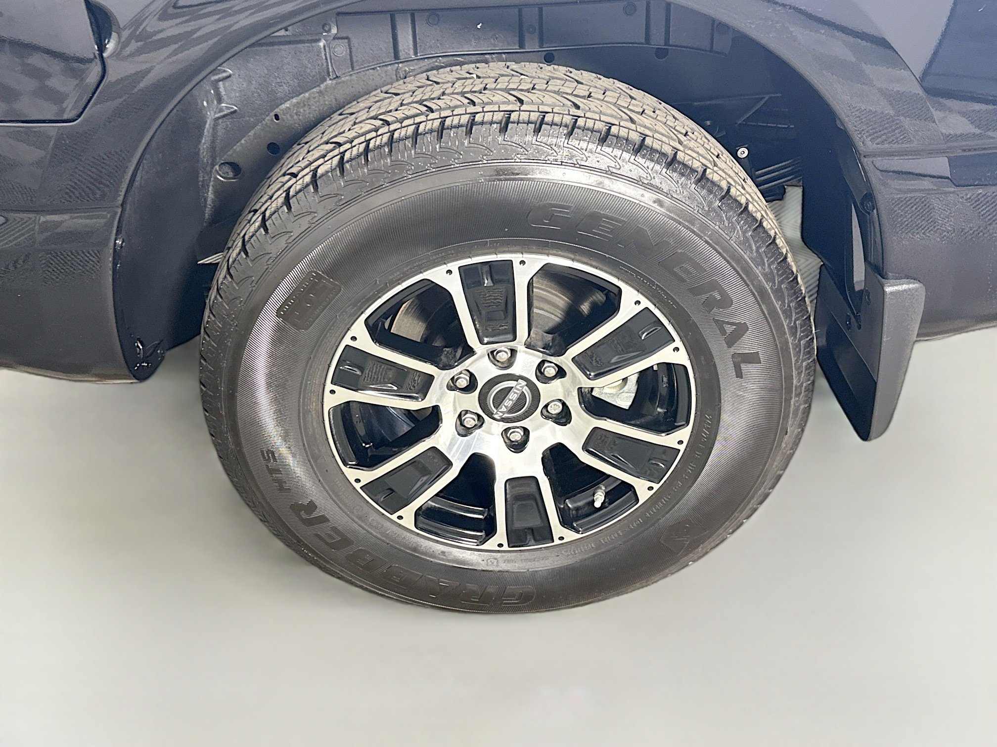 Used 2024 Nissan Titan SV w/ SV Convenience Package image 37