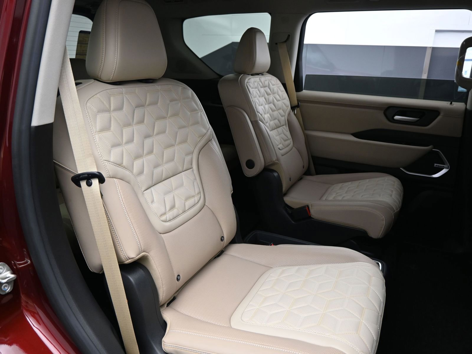 New 2025 Nissan Armada Platinum Reserve w/ Convenience Package RWD image 13