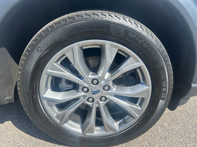 Certified 2023 Ford Explorer XLT w/ Equipment Group 202A image 9