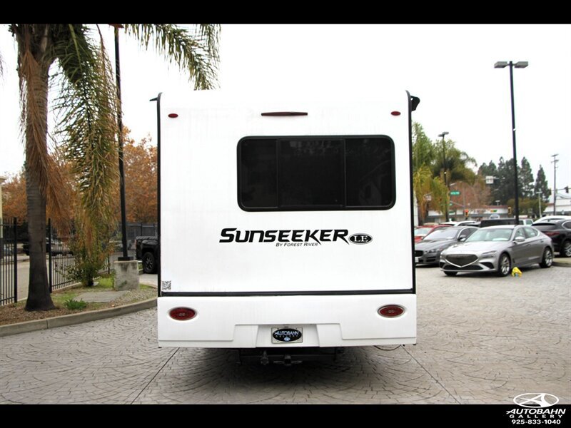 Used 2022 Ford E-450 and Econoline 450 Super Duty w/ Motorhome Prep Package RWD image 10