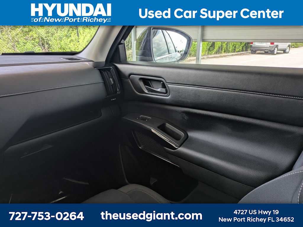 Used 2024 Nissan Pathfinder SV w/ Lighting Package (N92) FWD image 22