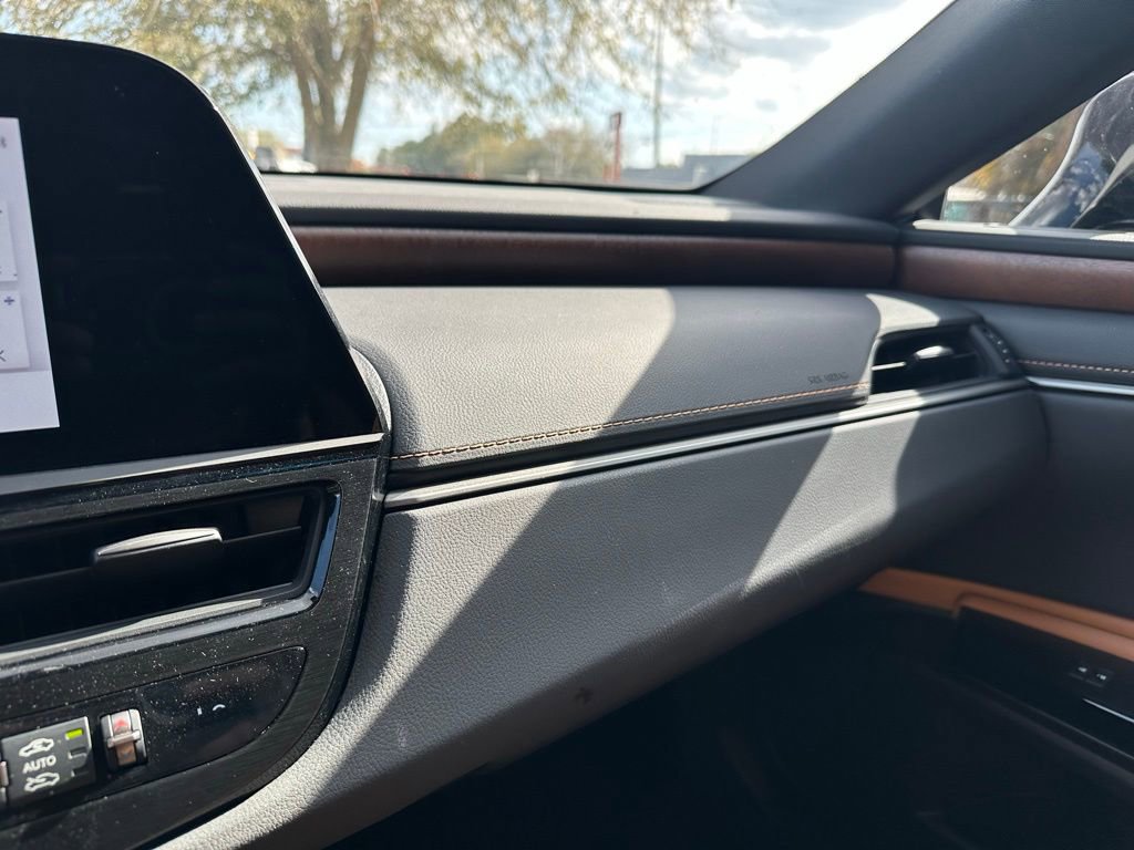 Used 2024 Lexus ES 350 w/ Premium Package image 26