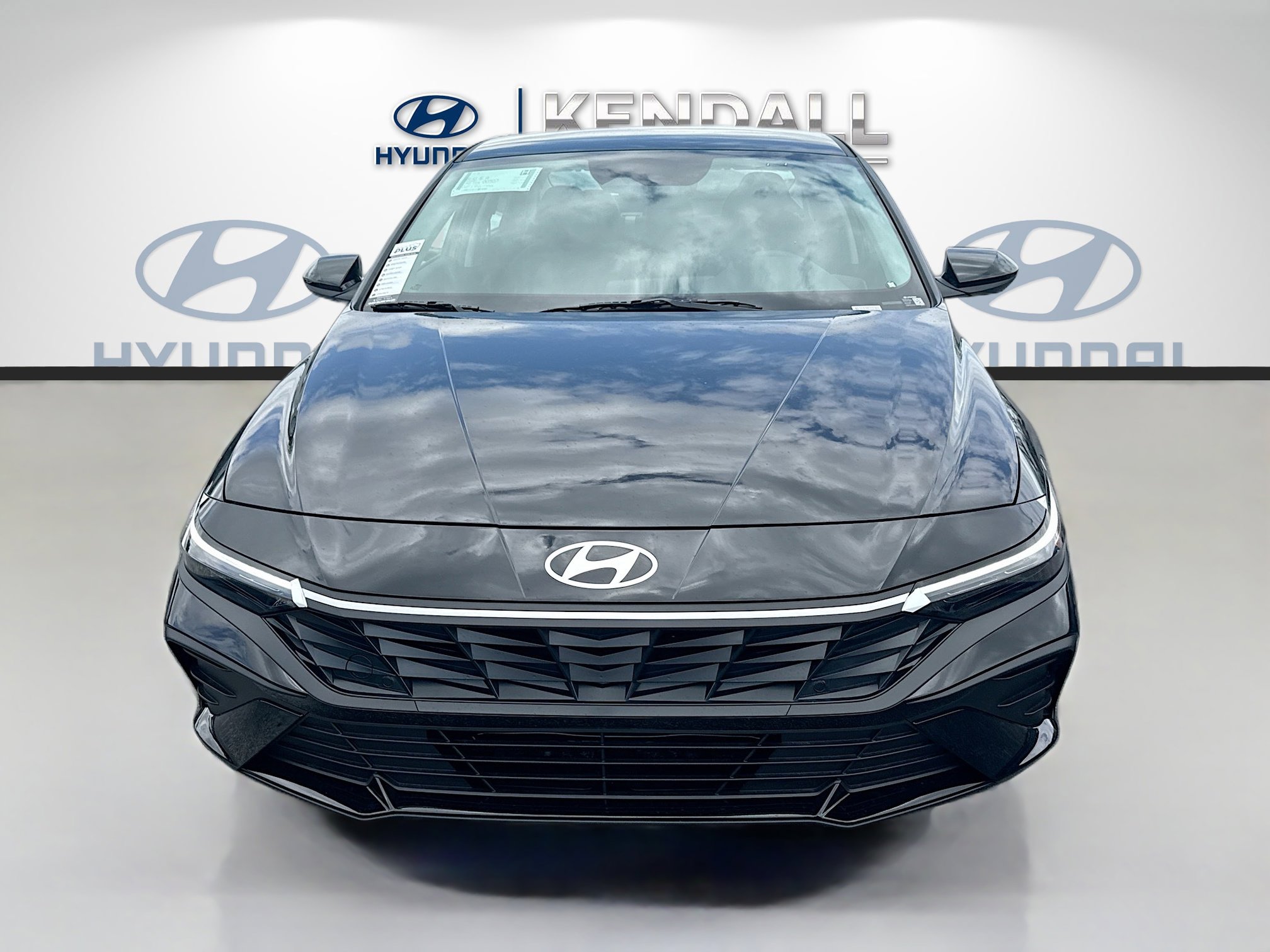 New 2026 Hyundai Elantra SE FWD image 2