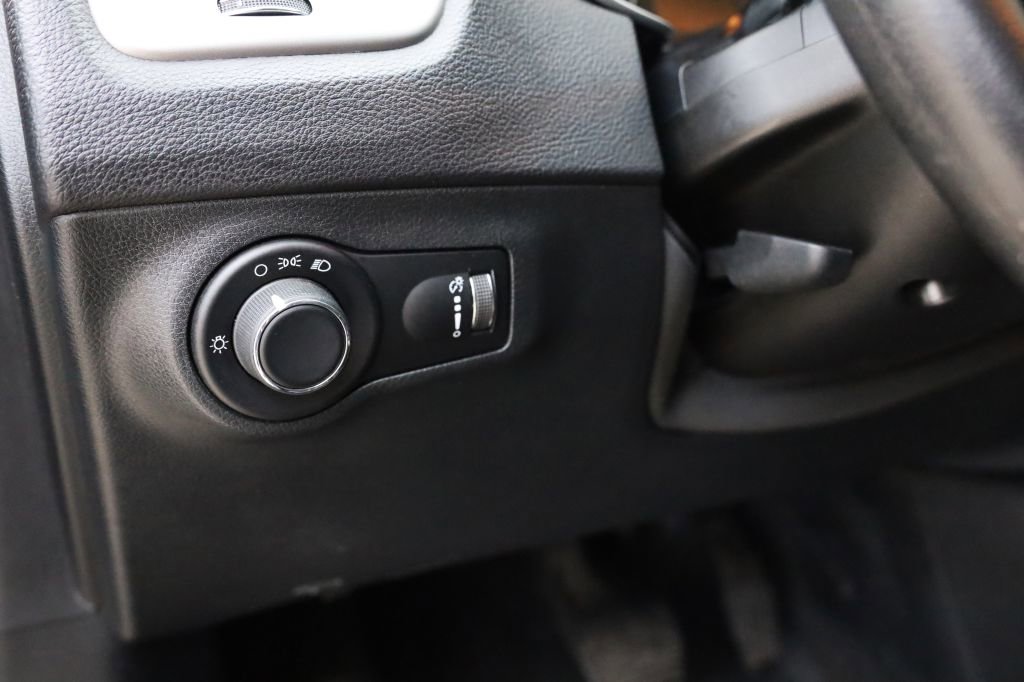 Used 2018 Jeep Compass Sport AWD/4WD image 19