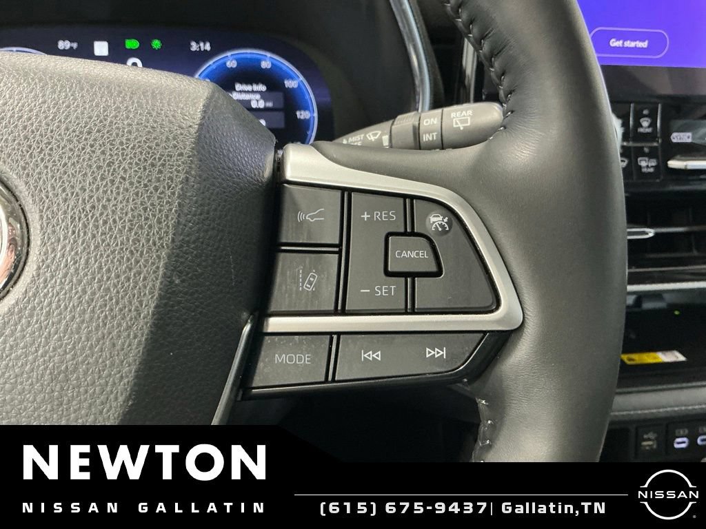 Used 2023 Toyota Highlander Platinum AWD/4WD image 44