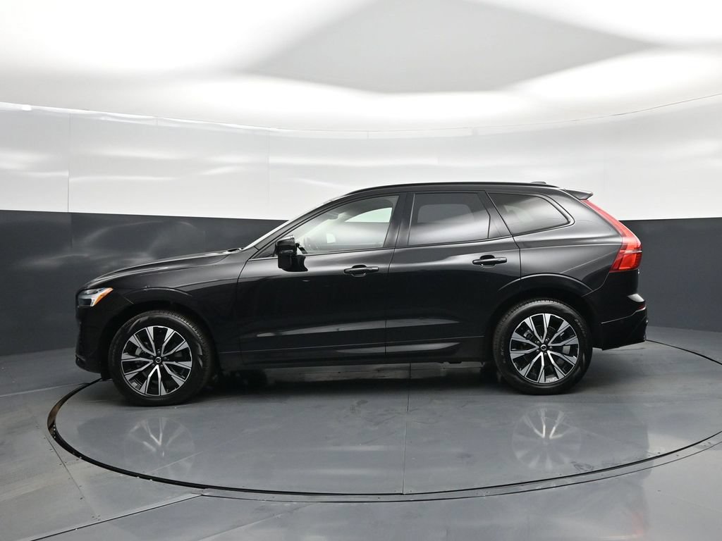 Used 2025 Volvo XC60 B5 Plus AWD/4WD image 31