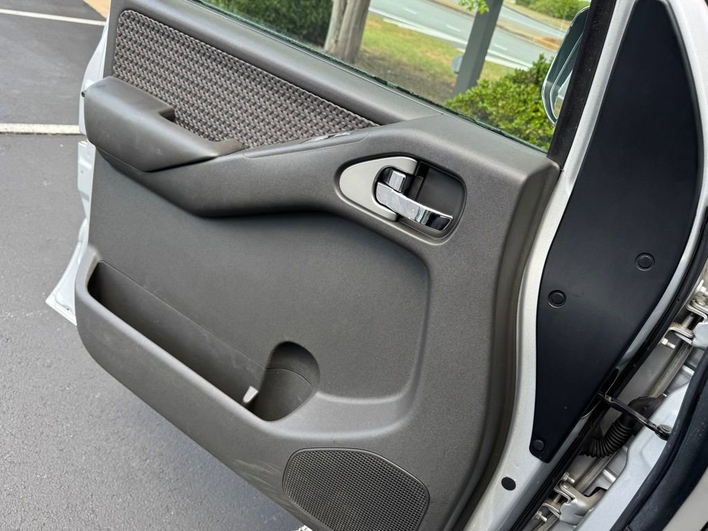 Used 2006 Nissan Frontier LE RWD image 29