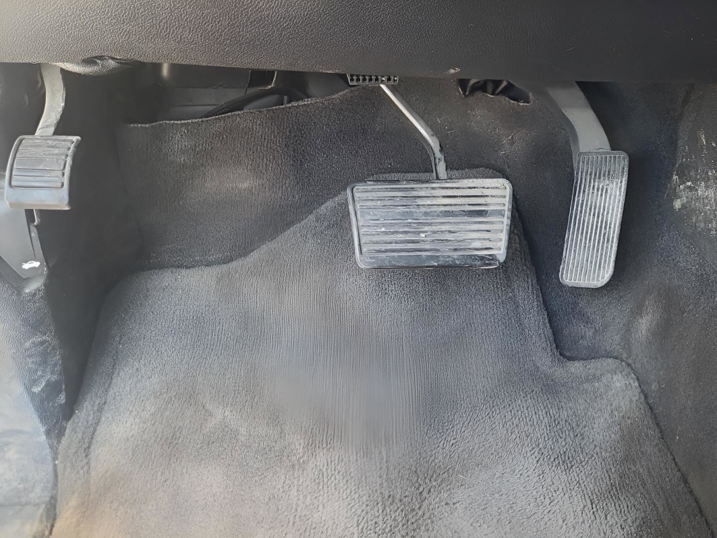 Used 2013 GMC Sierra 2500 Denali w/ Suspension Package, Off-Road image 32