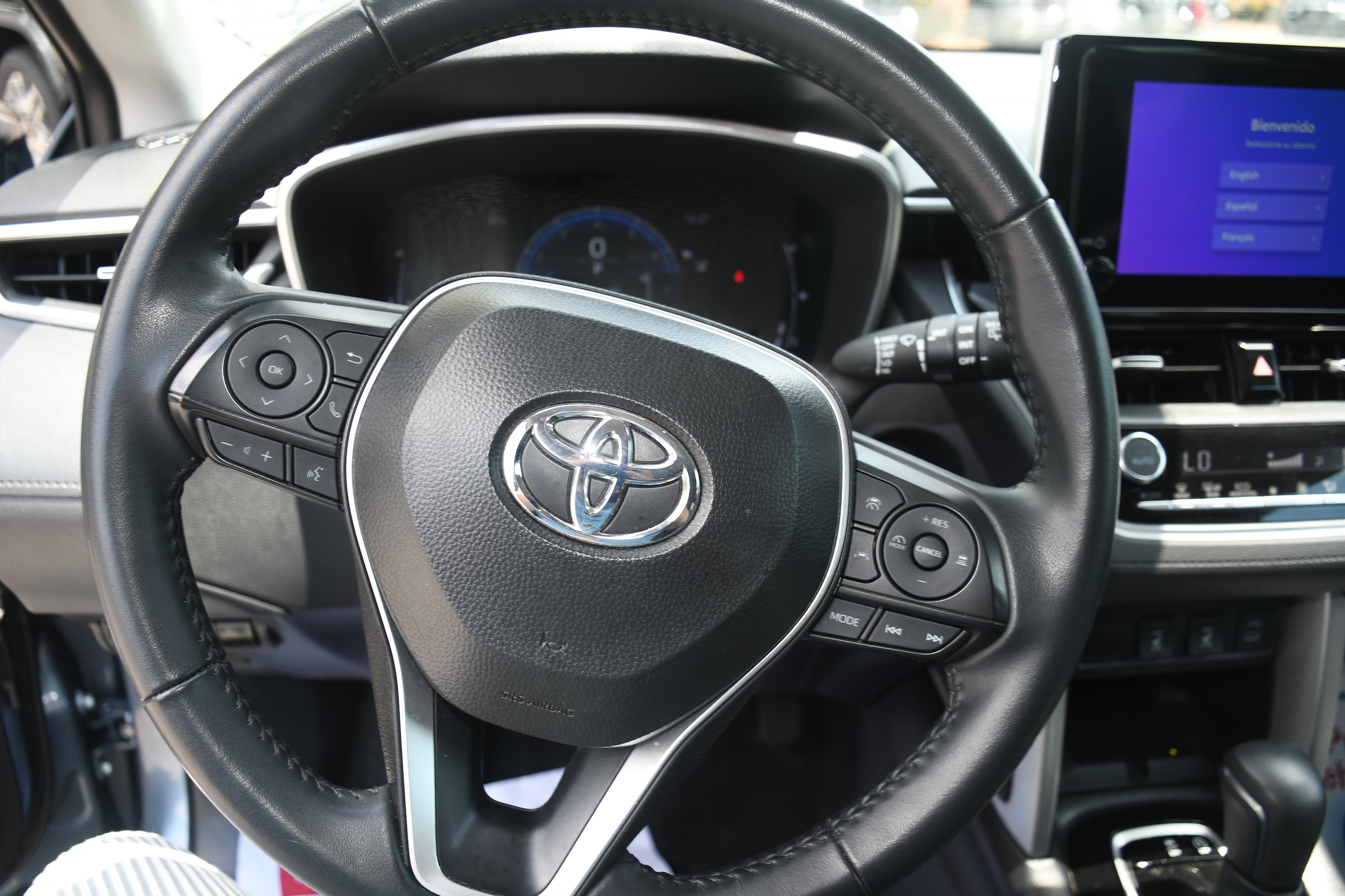 Certified 2025 Toyota Corolla Cross XLE FWD image 12