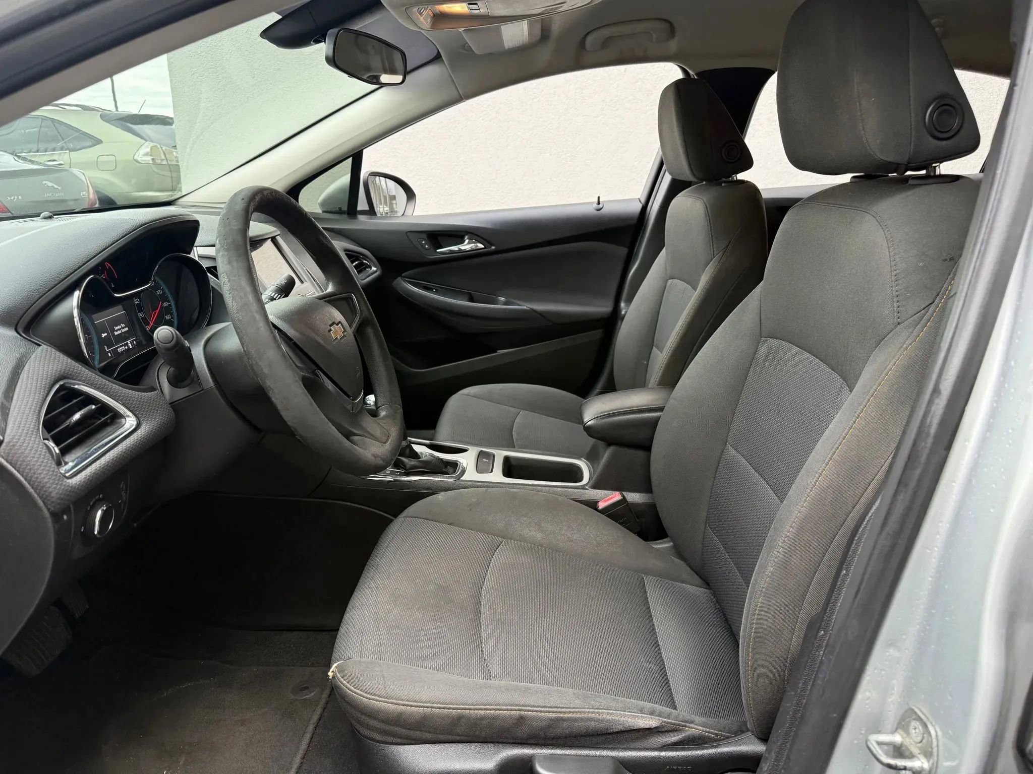 Used 2018 Chevrolet Cruze LS FWD image 2