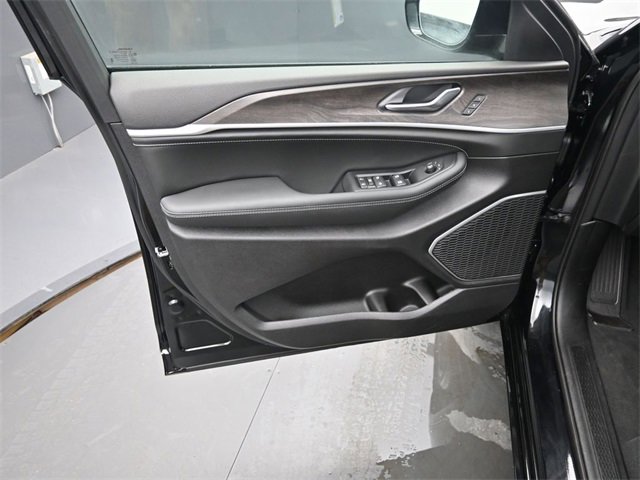 New 2026 Jeep Grand Cherokee Limited image 12