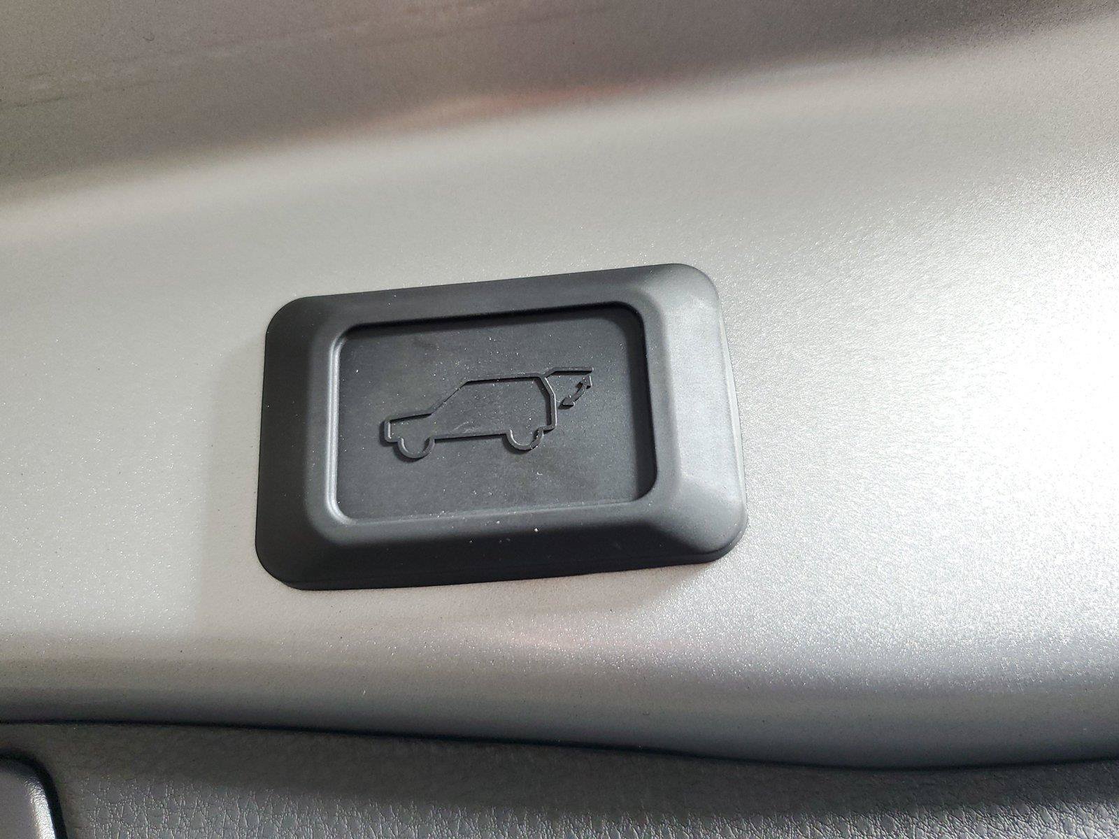 Used 2025 Toyota RAV4 XLE Premium FWD image 10