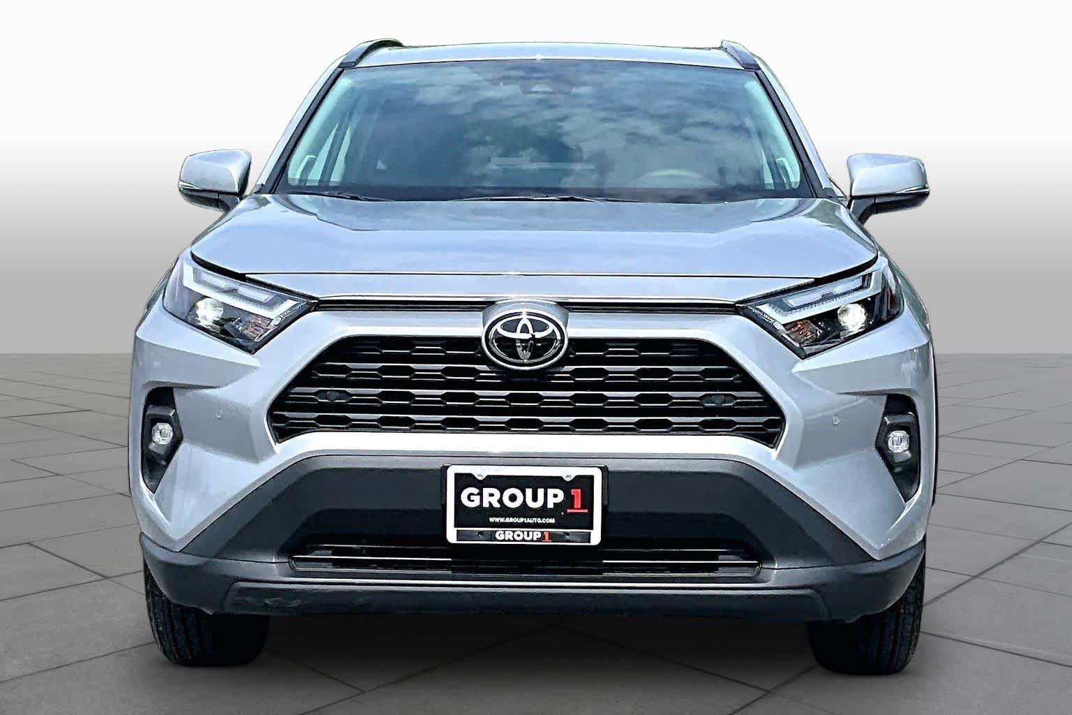 Used 2025 Toyota RAV4 XLE Premium w/ Weather Package AWD/4WD image 4