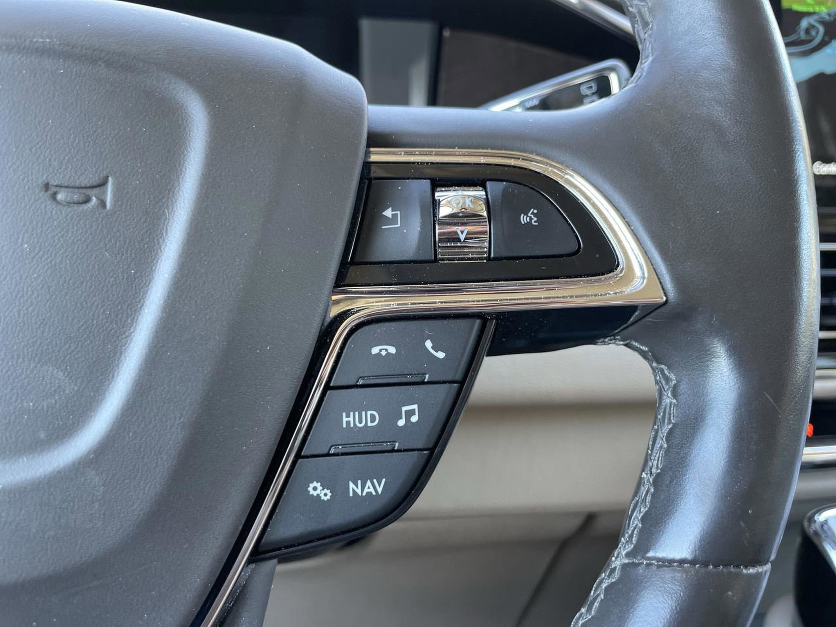 Used 2021 Lincoln Navigator Reserve w/ Luxury Package image 22