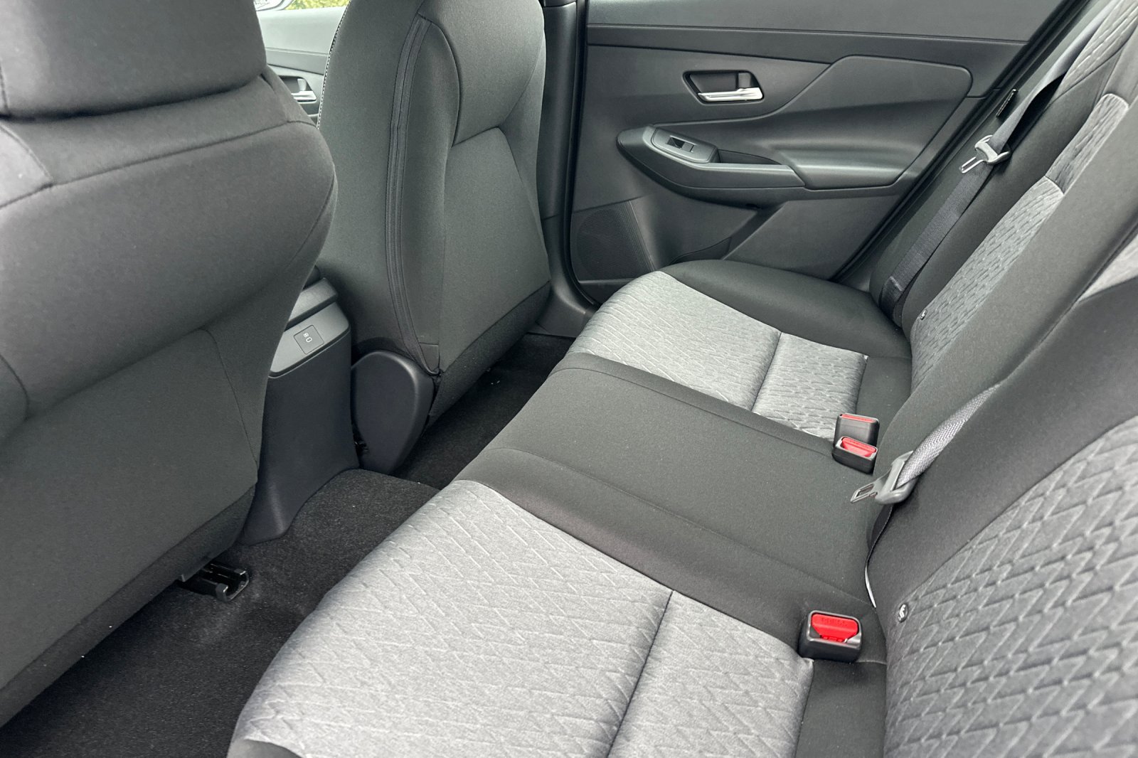 New 2026 Nissan Sentra SV w/ SV Convenience Package FWD image 12