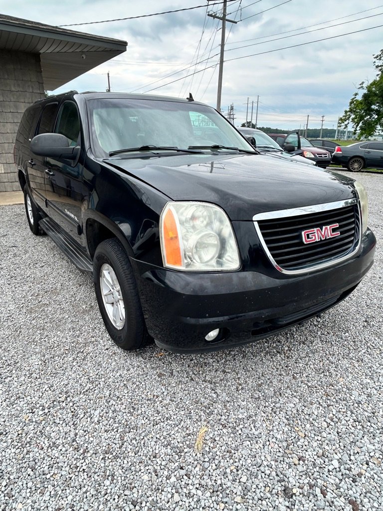 Used 2011 GMC Yukon XL SLT w/ SLT-2 Equipment Package image 3