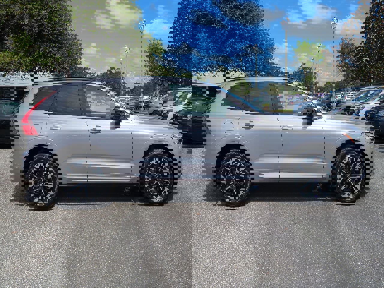 New 2026 Volvo XC60 T8 Ultra w/ Protection Package Premier image 3