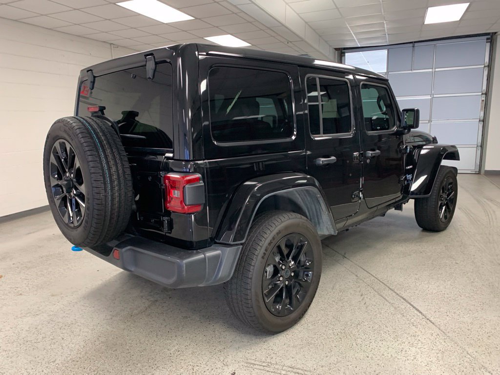 Used 2024 Jeep Wrangler Unlimited Sahara AWD/4WD image 4