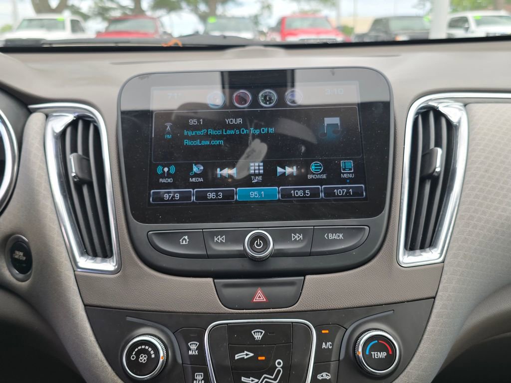 Used 2016 Chevrolet Malibu LT FWD image 21