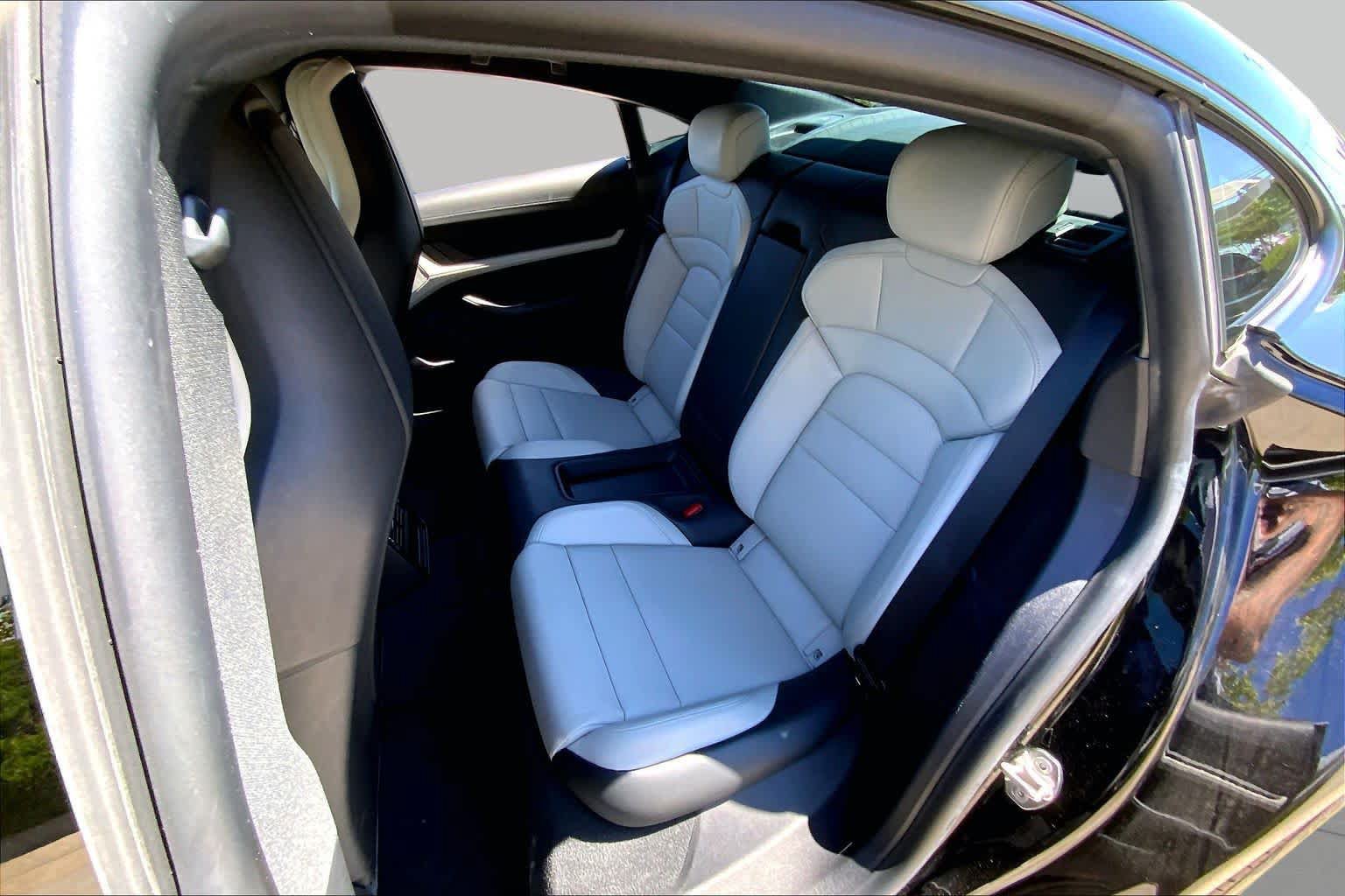 Used 2022 Porsche Taycan RWD image 18