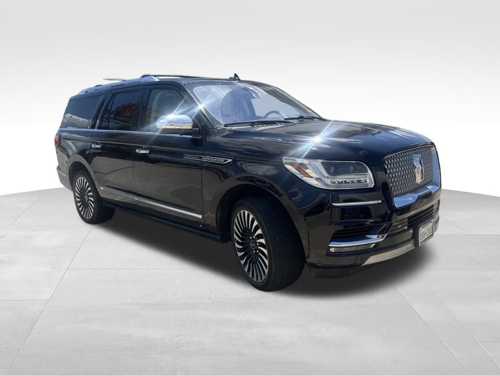 Used 2019 Lincoln Navigator L Black Label w/ Cargo Package AWD/4WD image 2