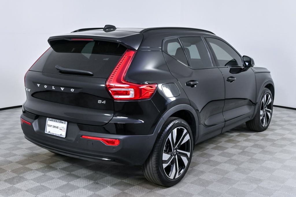 Certified 2023 Volvo XC40 B4 Plus w/ Driver Assist Package image 30