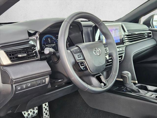 Used 2025 Toyota Camry SE image 10