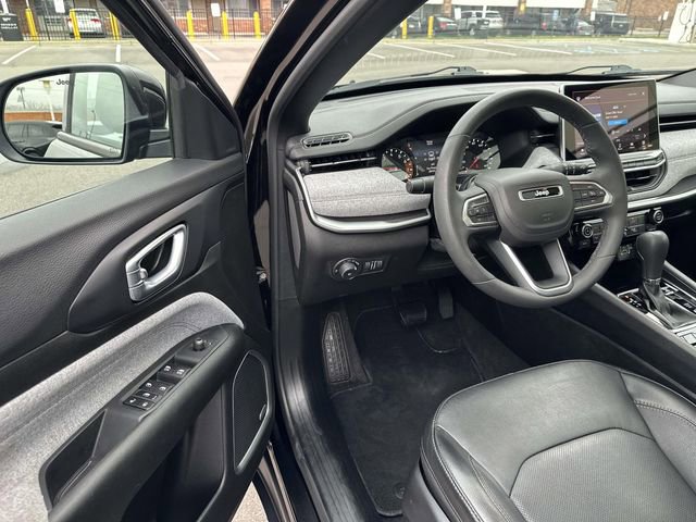 Used 2023 Jeep Compass Latitude w/ Sun and Sound Group image 14