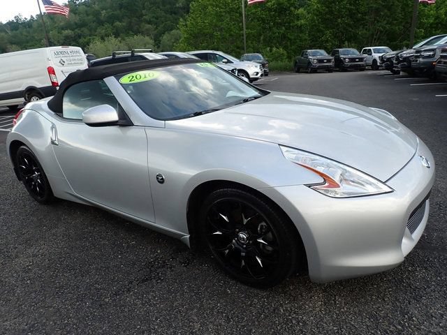 Used 2010 Nissan 370Z Roadster RWD image 11