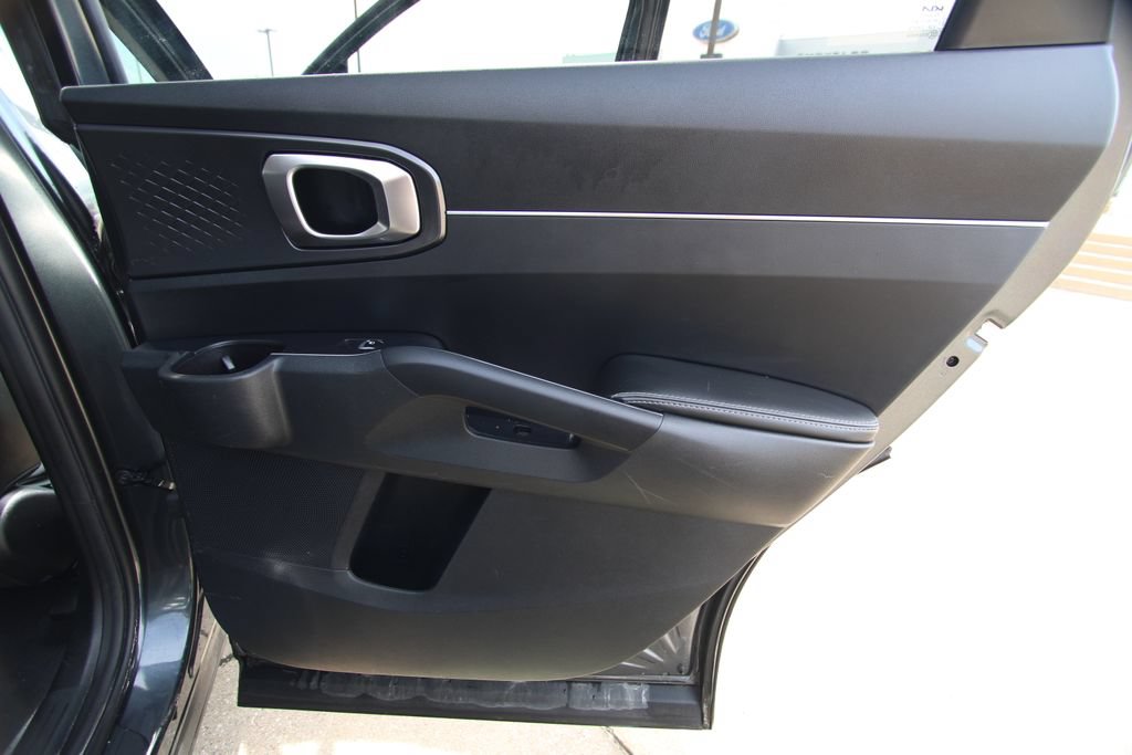Used 2024 Kia Sorento S FWD image 44