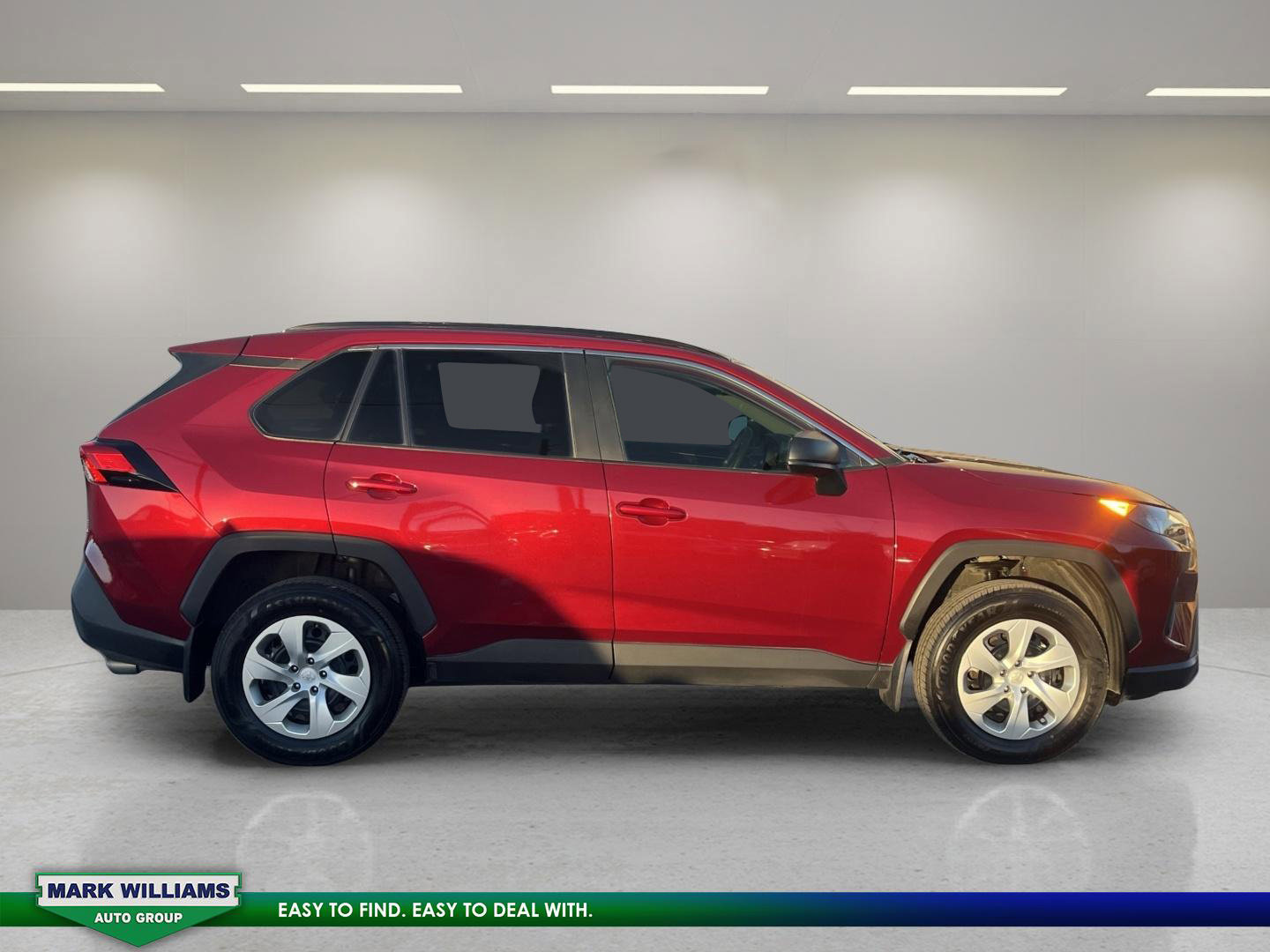 Used 2020 Toyota RAV4 LE image 9