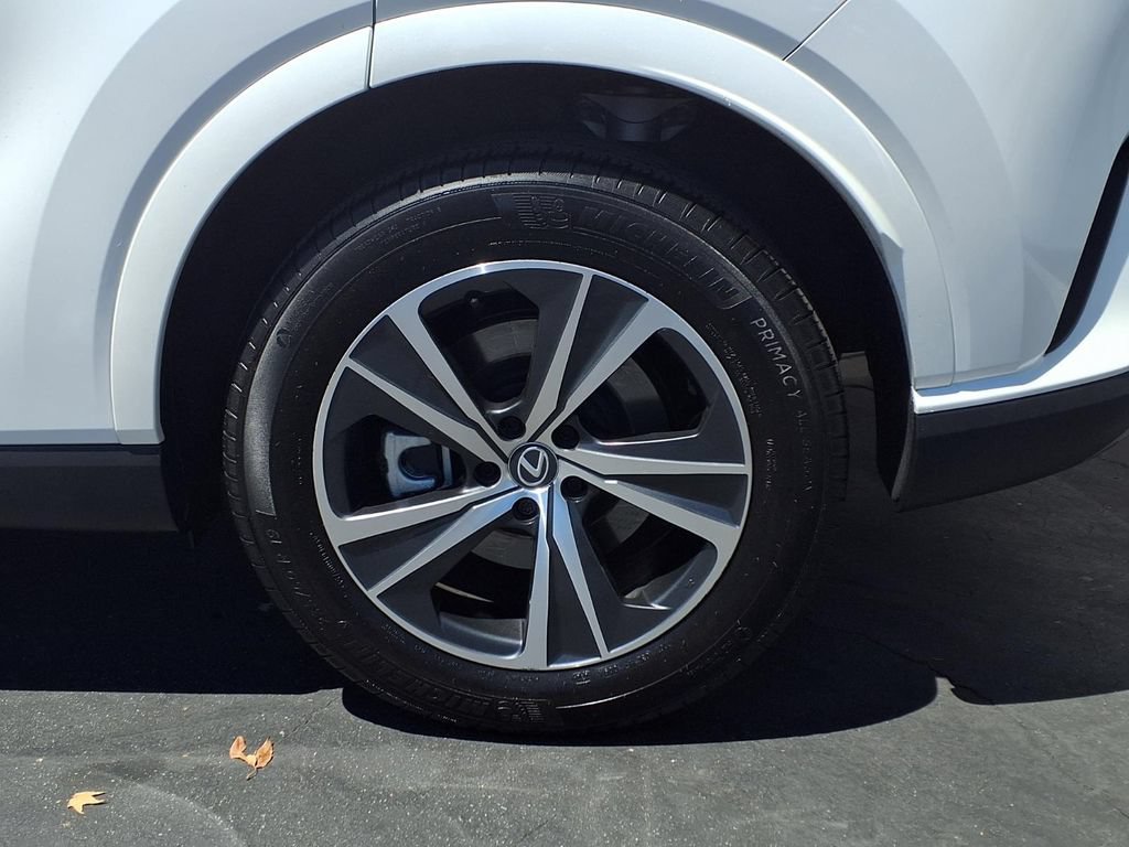 Used 2024 Lexus RX 350 FWD w/ Technology Package image 4