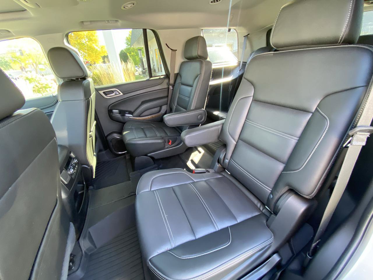 Used 2019 GMC Yukon Denali w/ Open Road Package AWD/4WD image 9