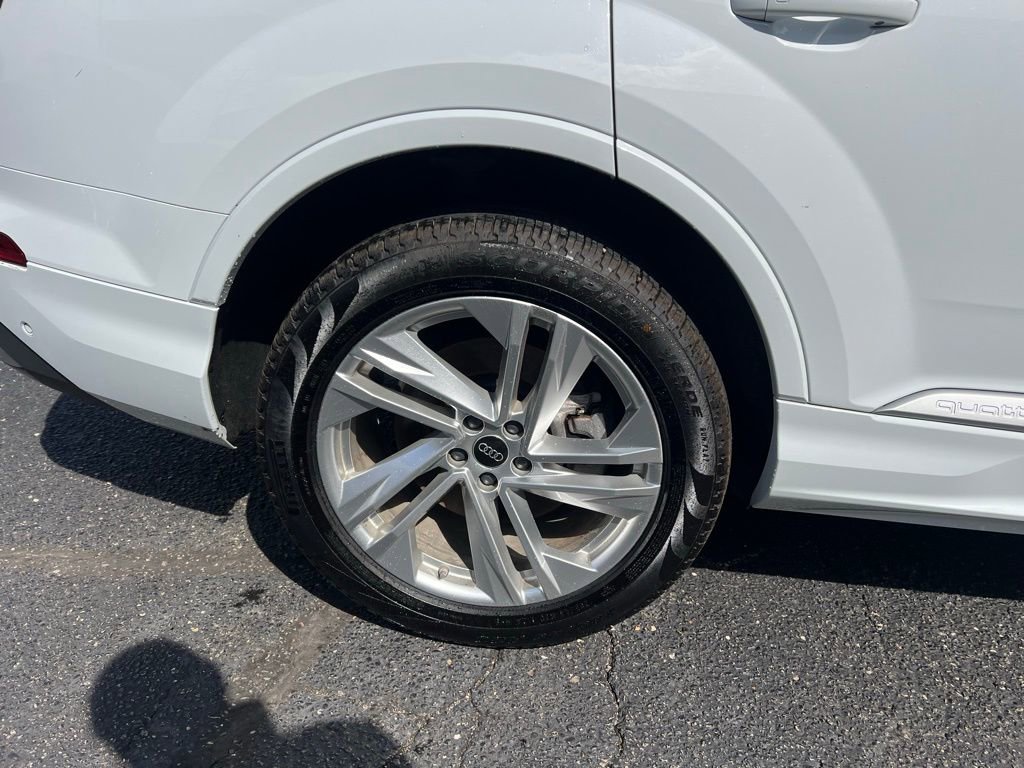 Used 2023 Audi Q7 3.0T Premium image 34