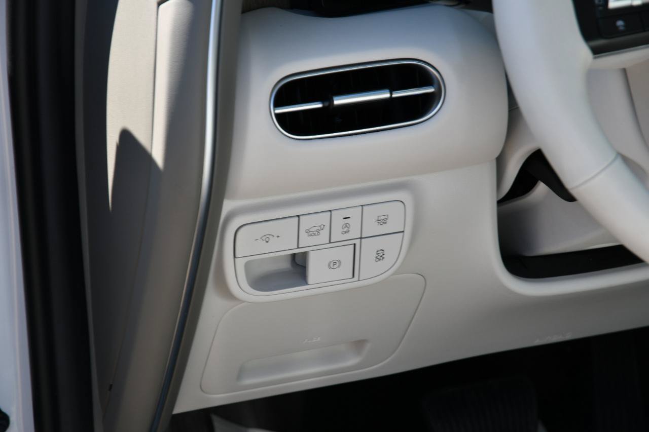 Used 2026 Hyundai Palisade SEL FWD image 10
