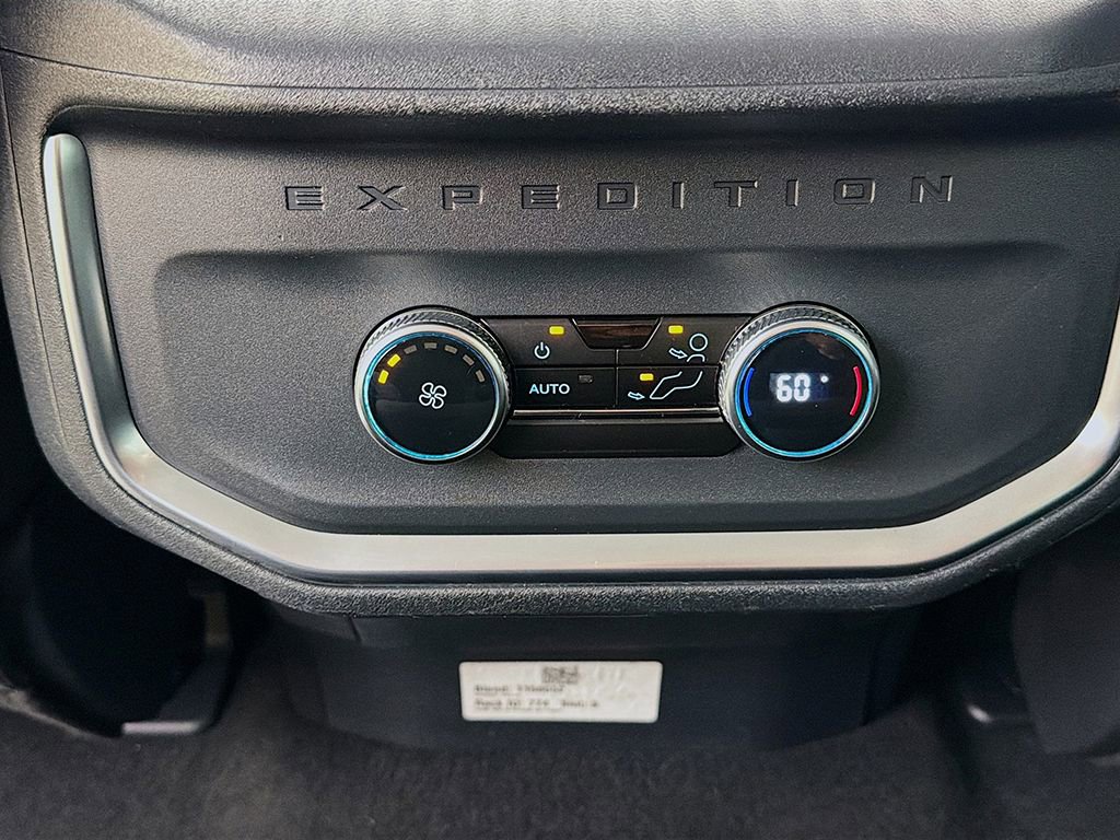 Used 2025 Ford Expedition Max Active AWD/4WD image 25