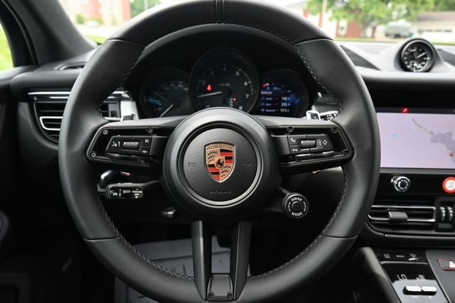Used 2026 Porsche Macan AWD/4WD image 44