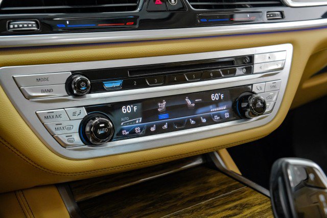 Used 2019 BMW 740i w/ Executive Package RWD image 27