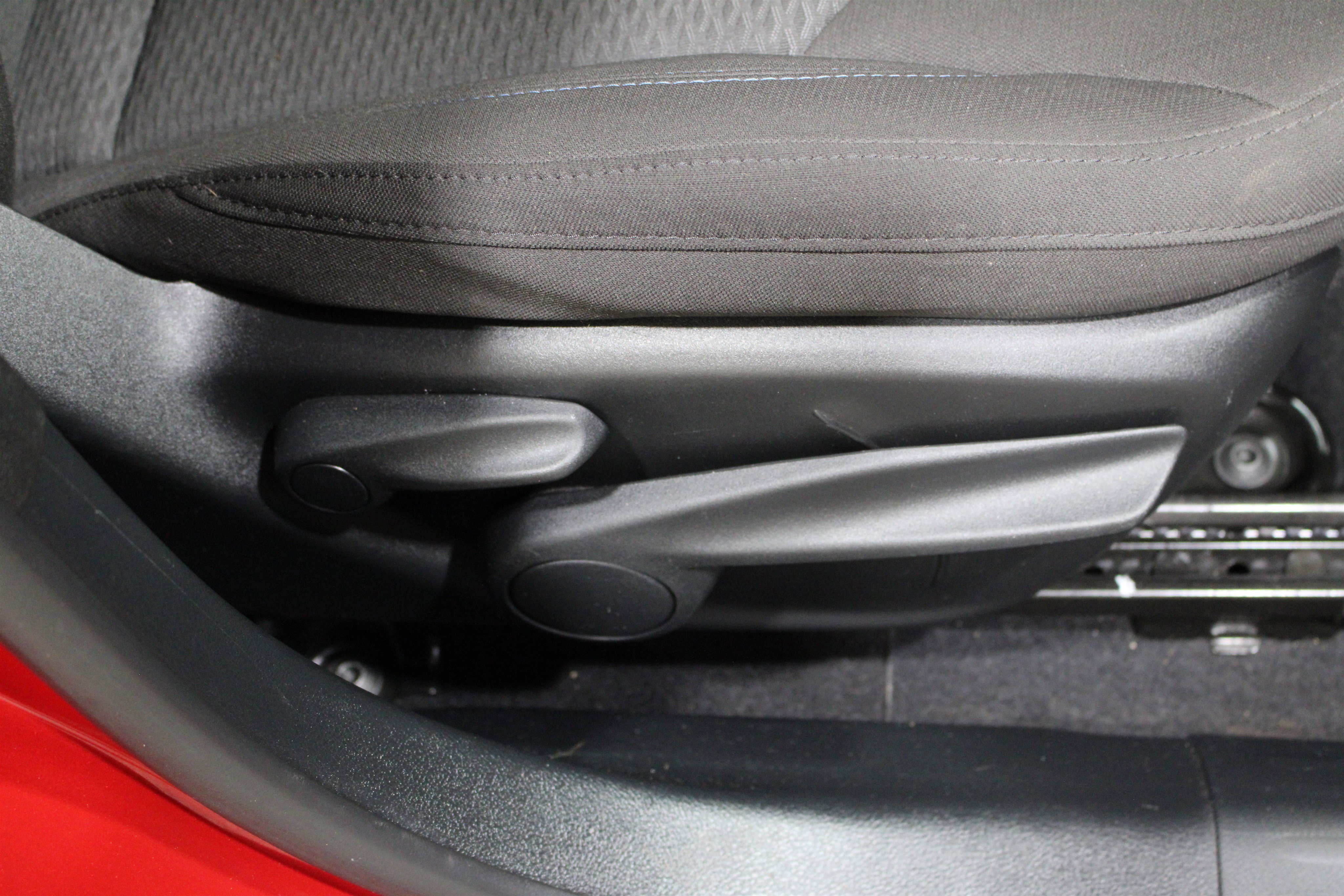 Used 2024 Jeep Compass Sport image 24