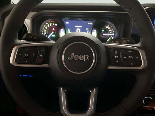 Used 2025 Jeep Wrangler Unlimited Sahara w/ Safety Group image 92