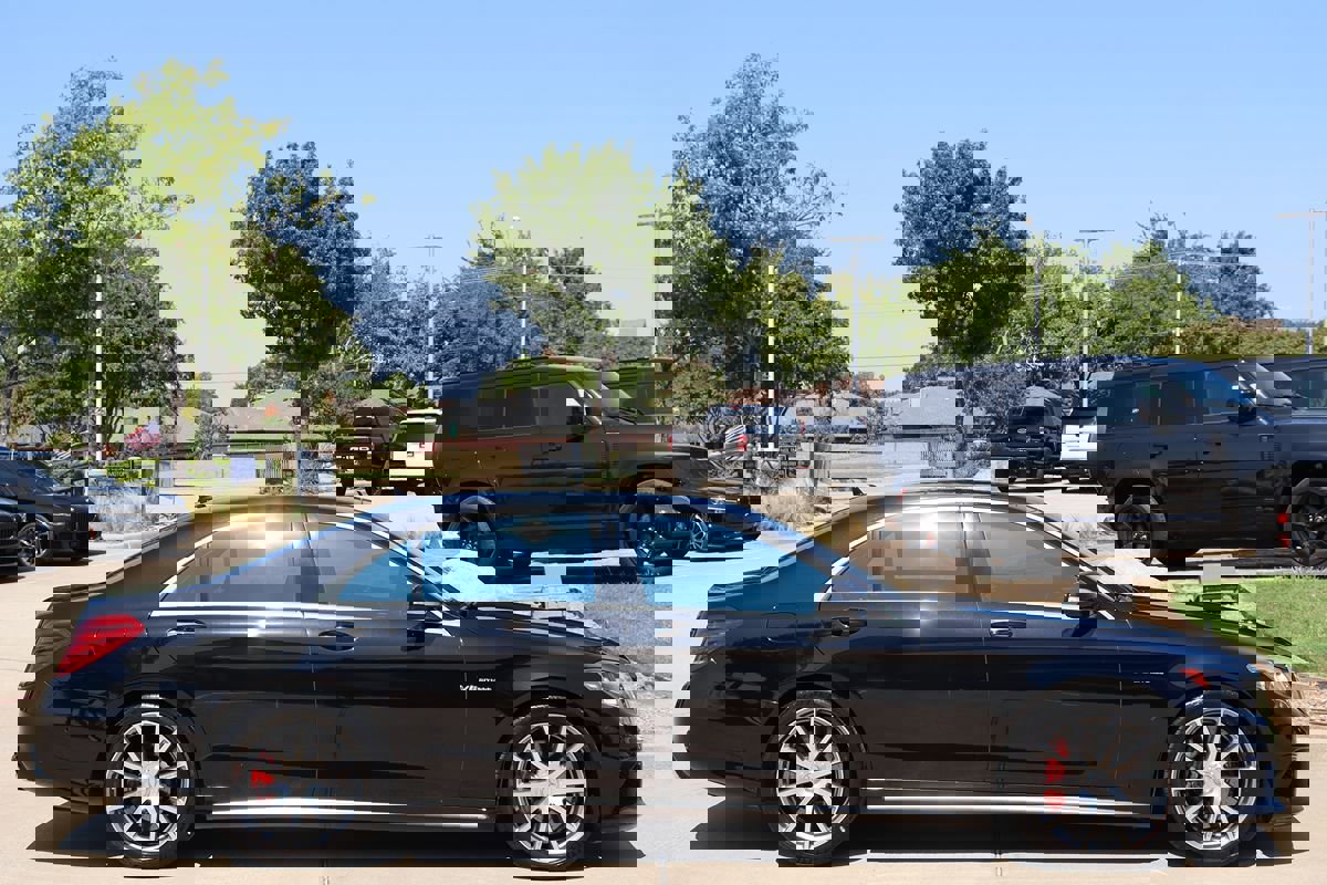 Used 2015 Mercedes-Benz S 63 AMG 4MATIC Sedan w/ Driver Assistance Package image 8