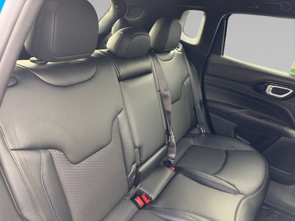 New 2026 Jeep Compass Latitude image 17
