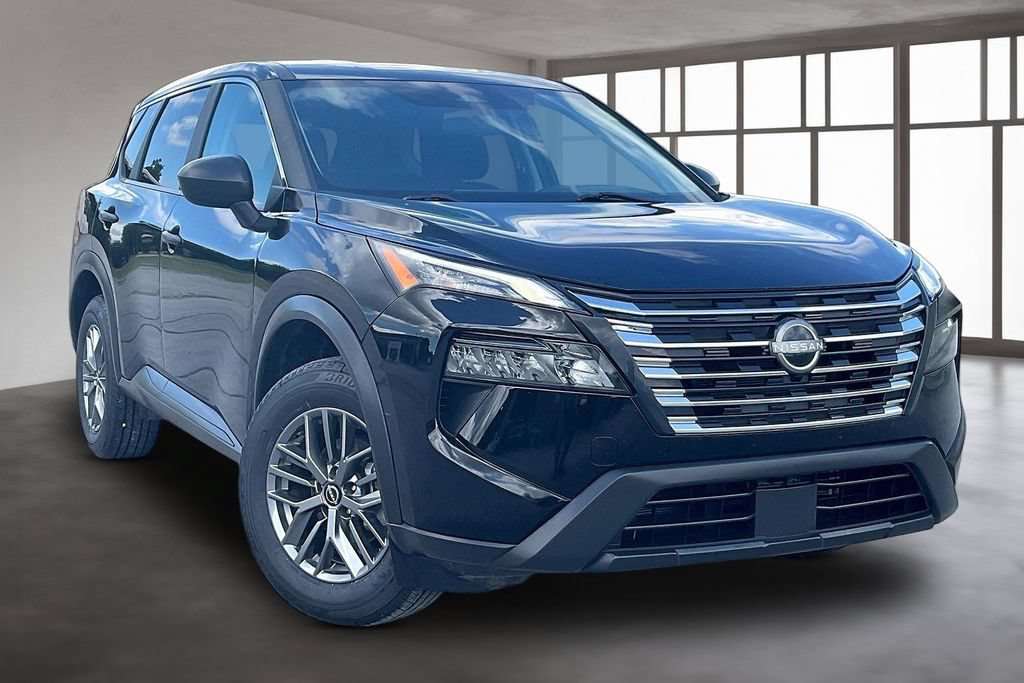 Used 2024 Nissan Rogue S AWD/4WD image 3