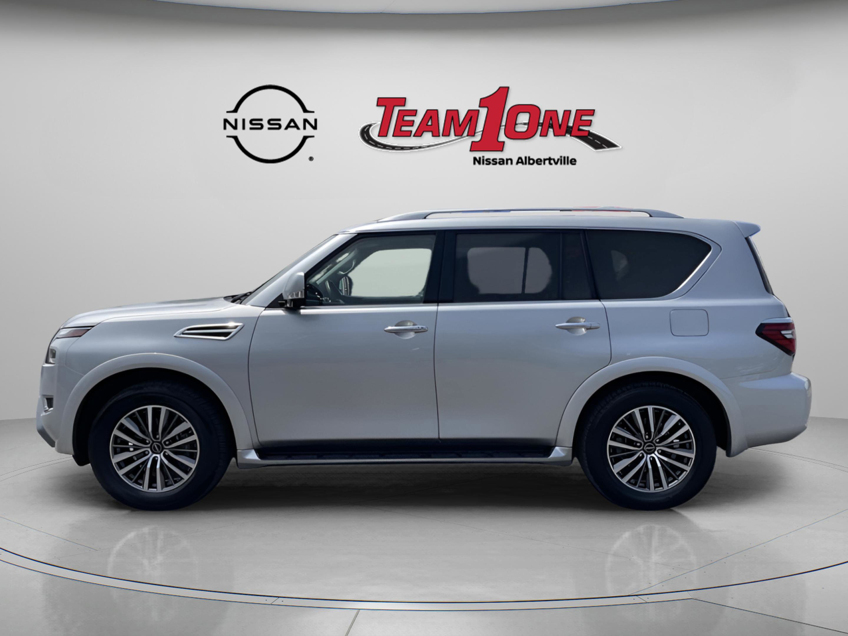 Used 2024 Nissan Armada SL w/ Captain's Chairs Package RWD image 5